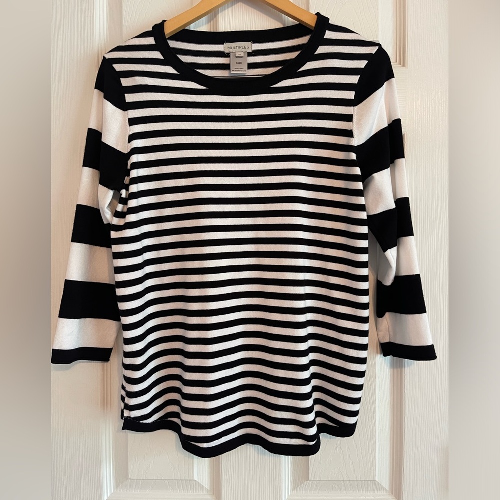 Multiples Striped Black and White Lightweight Sweater Size Petite Medium